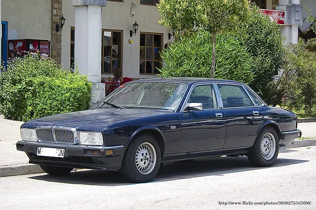 Jaguar XJ40