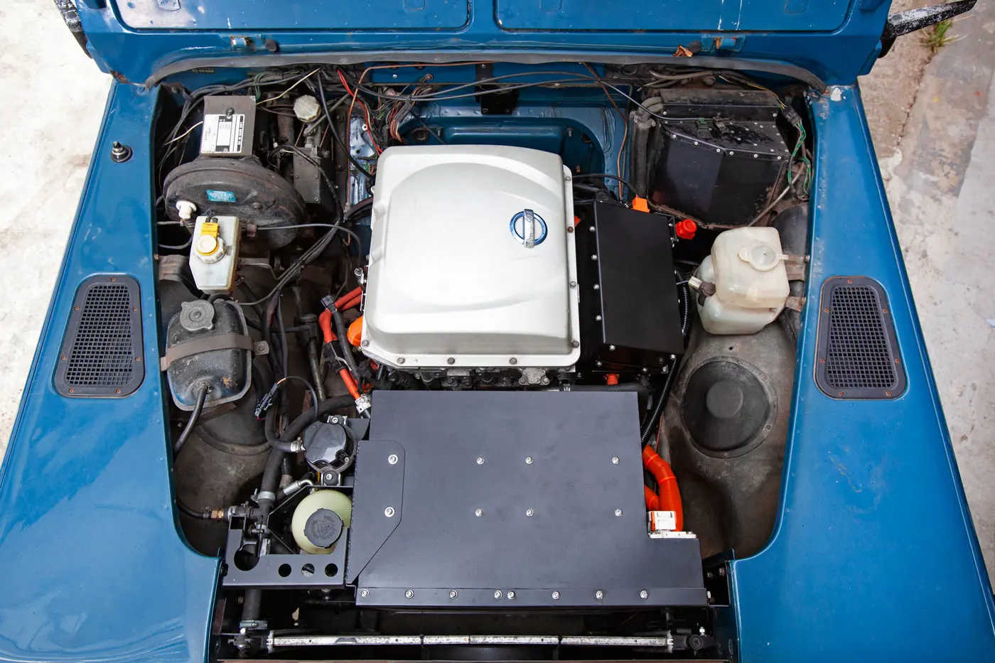 Land rover electric engine