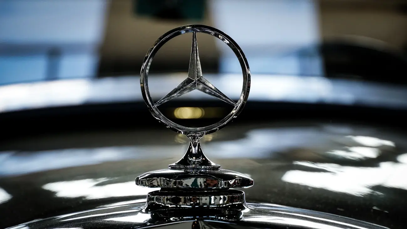 Mercedes emblem