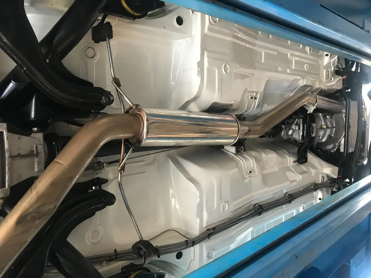 Ford -Sierra -RS500-Cosworth on ramp with exhaust system visible