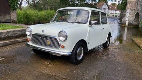White Mini 850