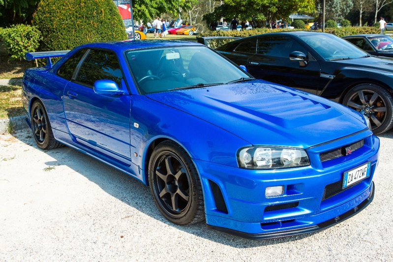 NISSAN SKYLINE