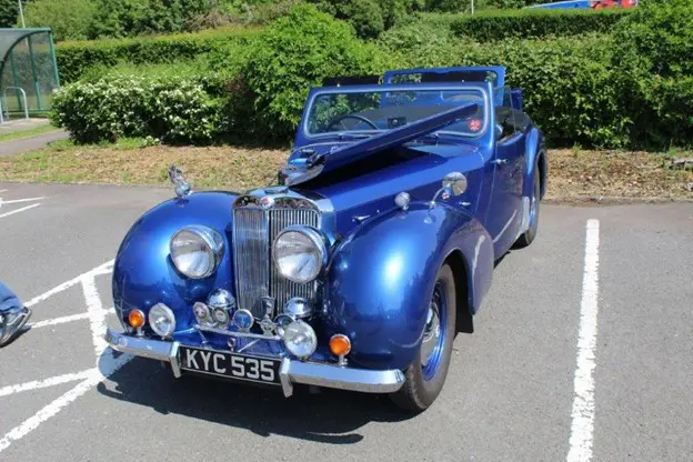 Blue classic car 2