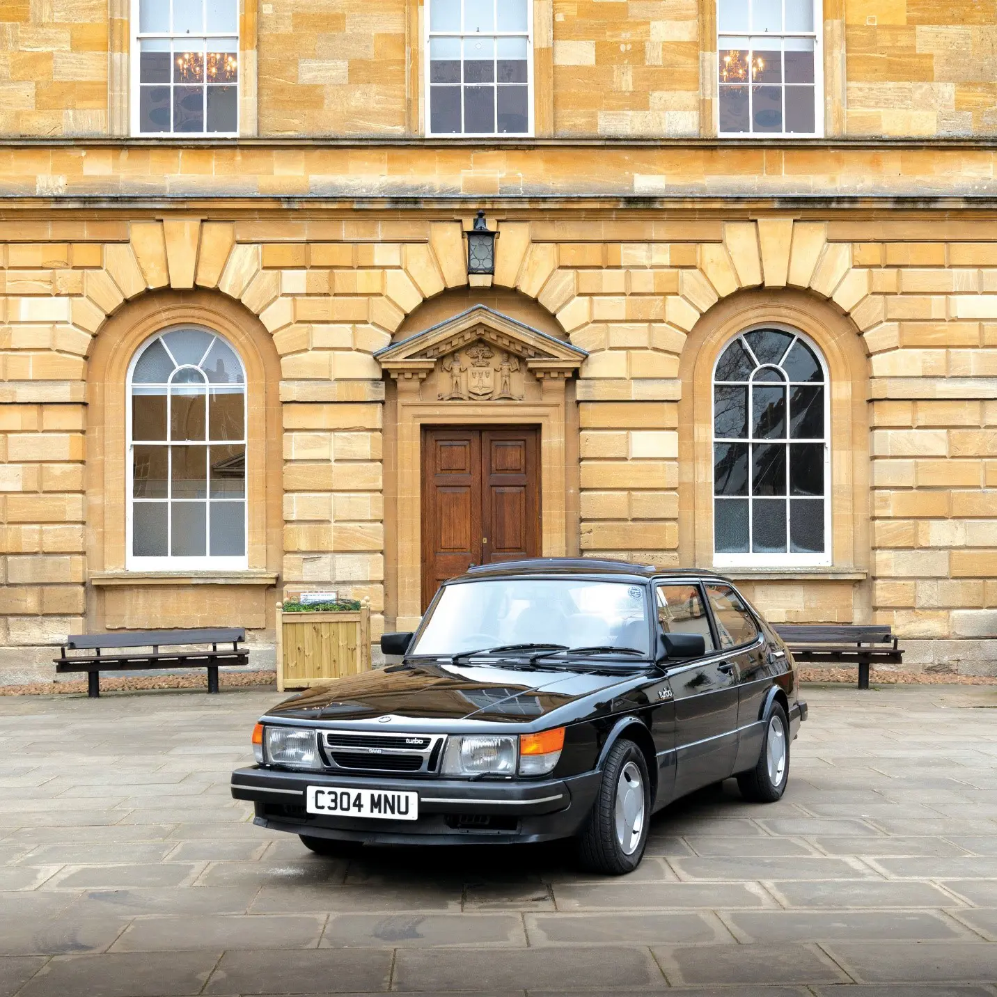 Saab 900