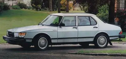 Saab 900