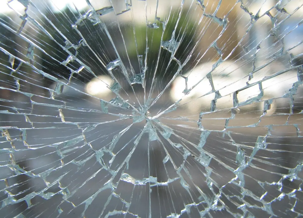 A cracked glass windscreen